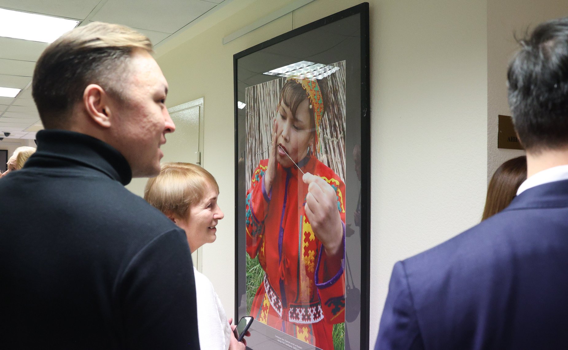 Владимир Пушкарев открыл выставку «Ямал. Сохранение традиций»