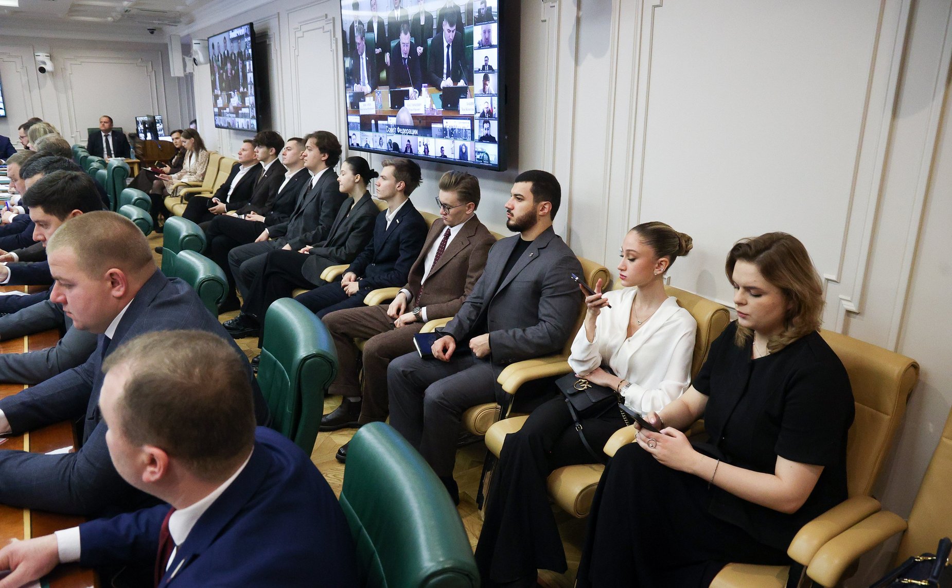 Семинар-совещание совместно с членами Палаты молодых законодателей при Совете Федерации «Геополитическая трансформация: новые центры силы и вызовы для международного порядка»