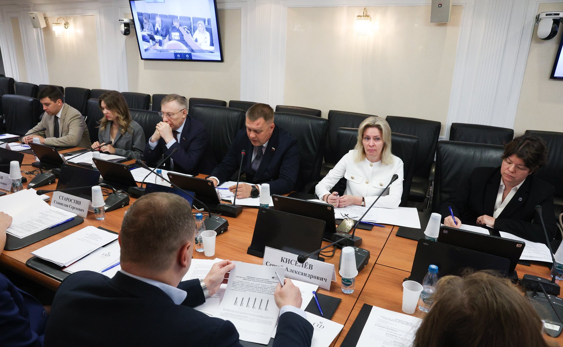 Круглый стол Комитета СФ по социальной политике на тему «Вопросы профессиональной самореализации молодых граждан России: современные вызовы и перспективы»