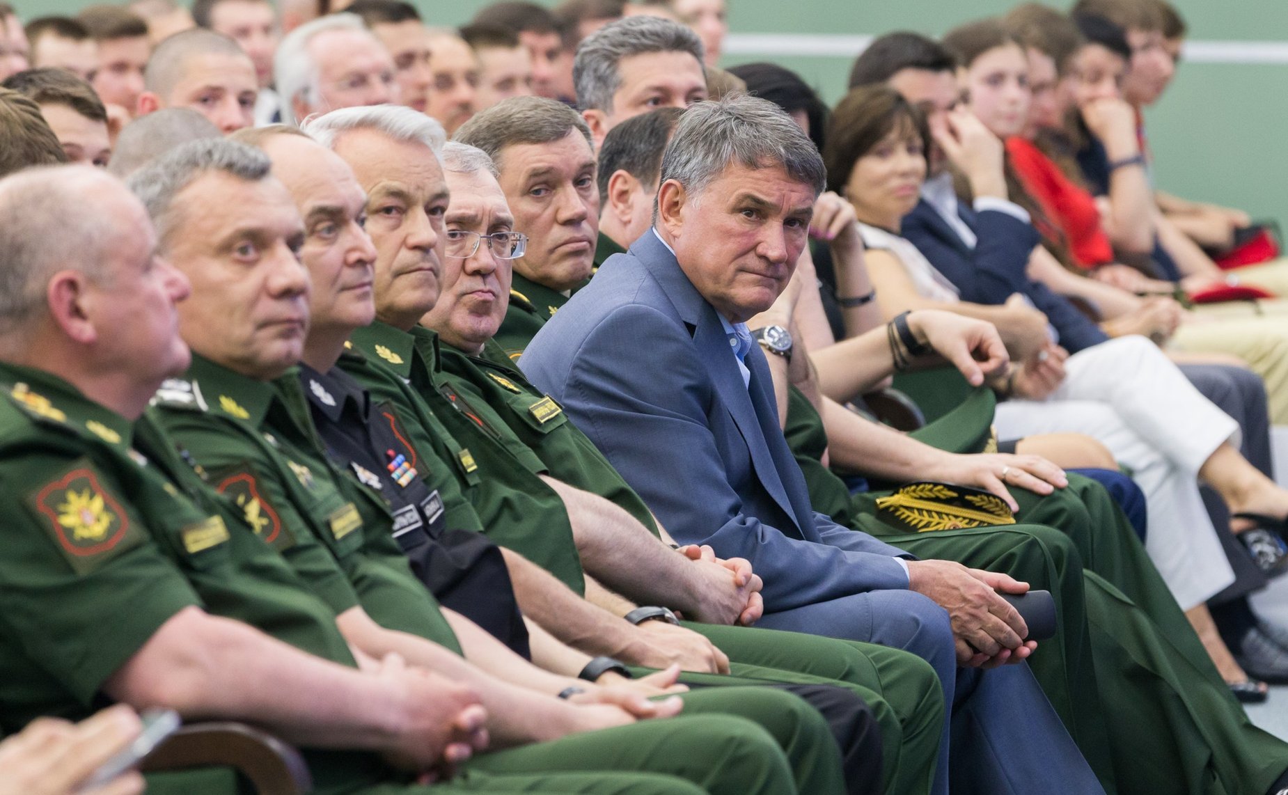 Ю. Воробьев посетил первый слет всероссийского военно-патриотического движения Юнармия