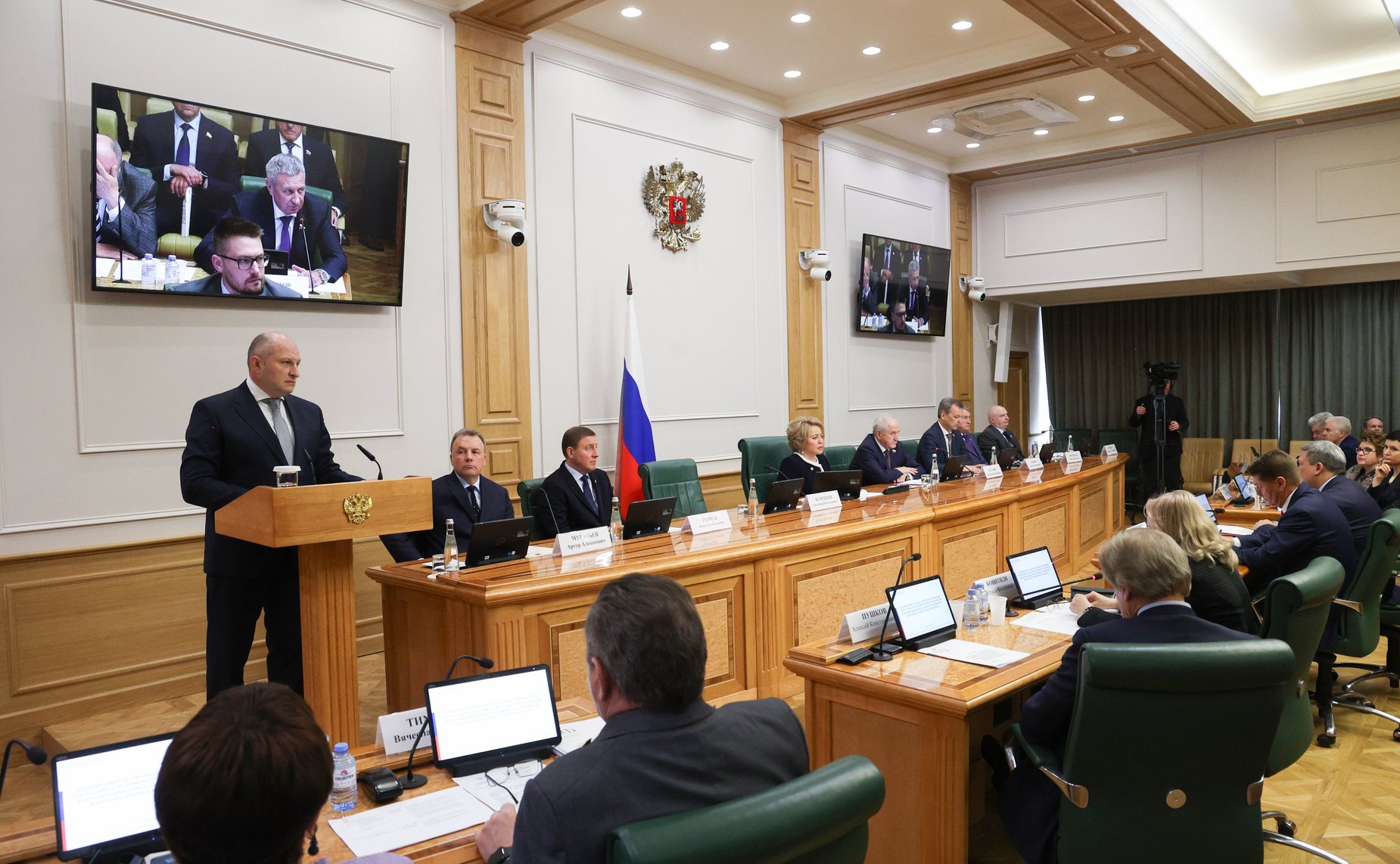 Состоялись консультации комитетов Совета Федерации по предложенной Президентом России кандидатуре на должность главы МЧС