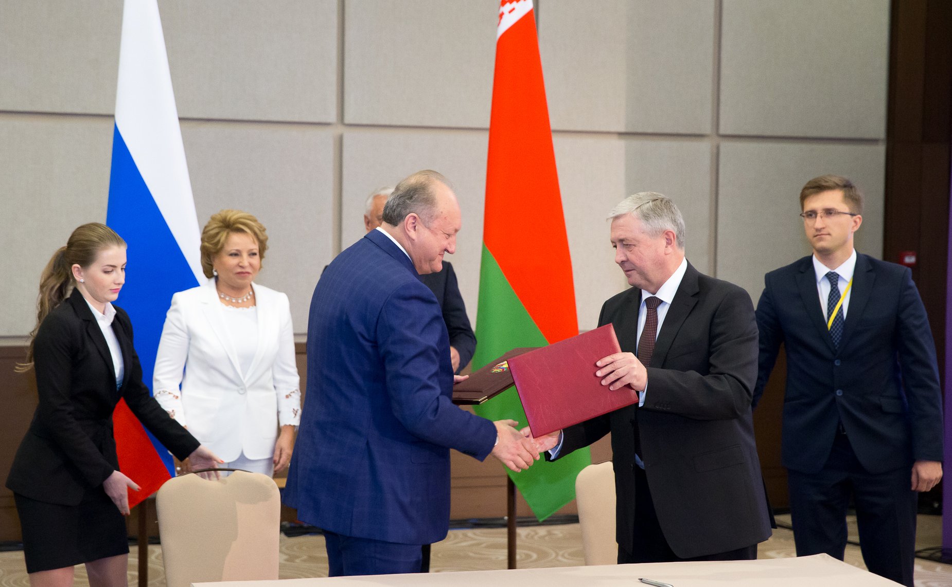 Подписание соглашений в рамках Второго форума регионов России и Беларуси
