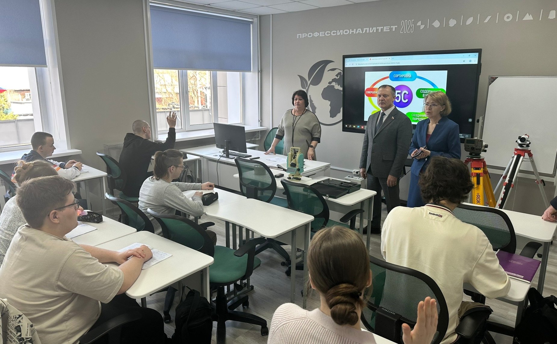 Игорь Мурог в рамках работы в регионе посетил Рязанский колледж имени Героя Советского Союза Николая Комарова