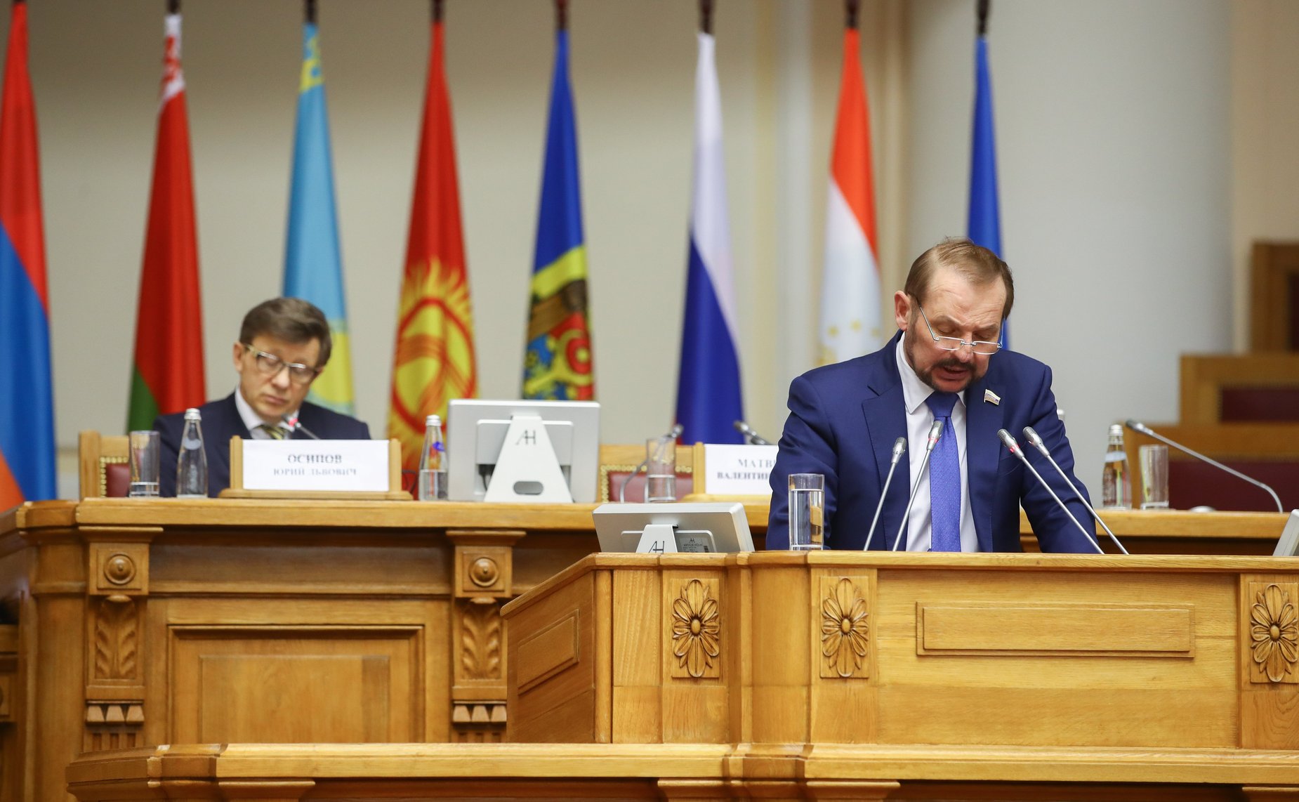 С. Белоусов