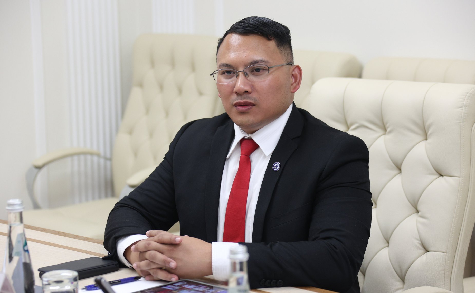 Встреча первого заместителя председателя Комитета СФ по международным делам Андрея Денисова с заместителем Председателя Комитета по обороне Конгресса Республики Филиппины Дрикси Мэй Суарес Кардемой