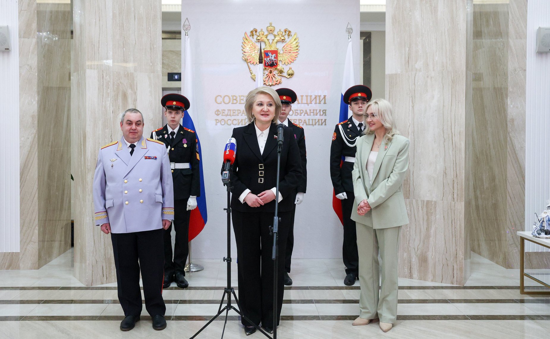 Председатель Комитета СФ по науке, образованию и культуре Лилия Гумерова приняла участие в торжественной церемонии вручения паспортов юным гражданам страны