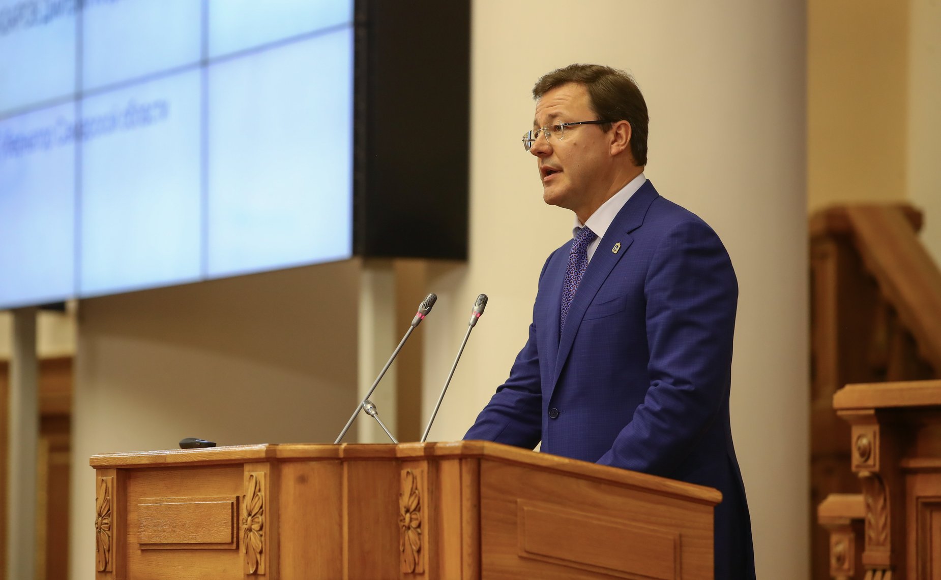 Дмитрий Азаров