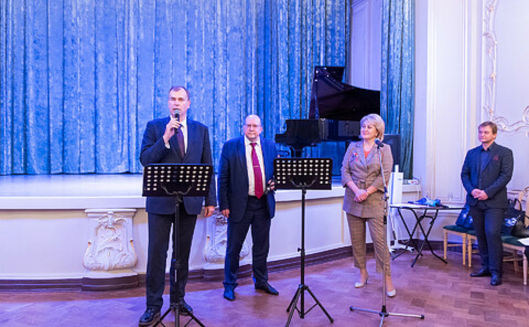 Лилия Гумерова и директор Объединенного института ядерных исследований, академик РАН Григорий Трубников провели дискуссионный бранч SCIENCE-party в Доме ученых им. М. Горького РАН