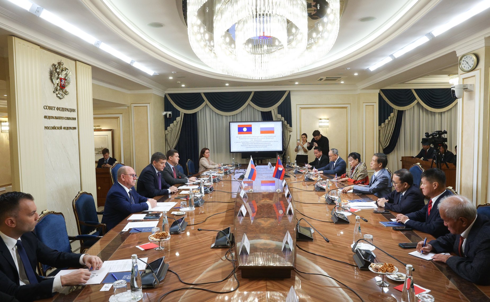 Встреча Николая Журавлева с членом Политбюро Народно-революционной партии Лаоса, Председателем Центрального комитета Лаосского фронта национального развития