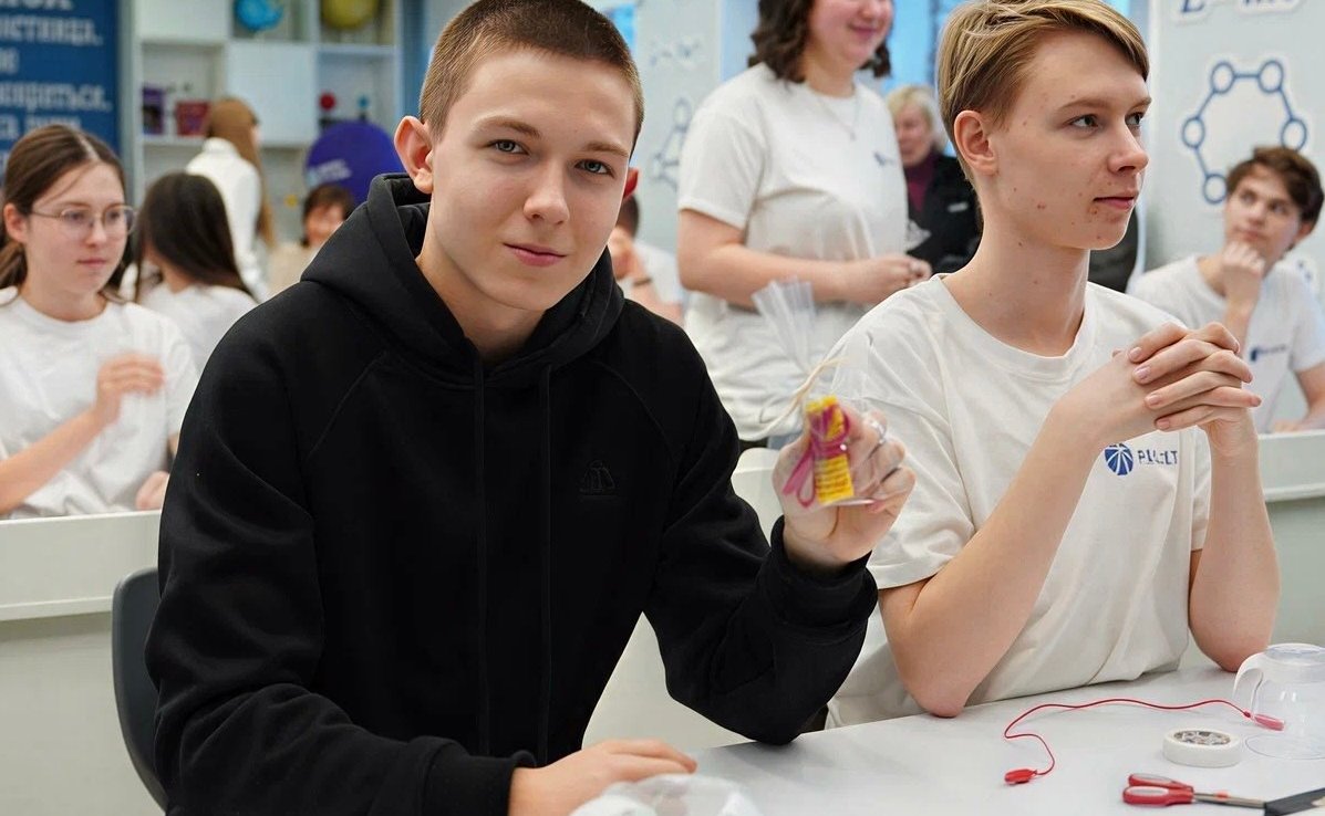 Лариса Круглова провела встречу с активистами «Движения первых» из Луганской Народной Республики