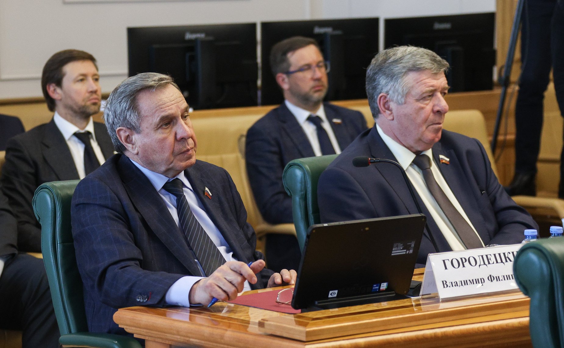 Встреча сенаторов Российской Федерации с генеральным директором — председателем правления ОАО «РЖД» Олегом Белозеровым в формате «Открытого диалога»