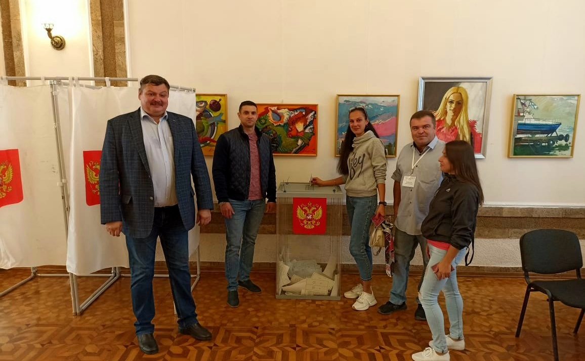 Сергей Колбин посетил в Севастополе участки для голосования на референдуме для жителей ДНР, ЛНР, Запорожской и Херсонской областей