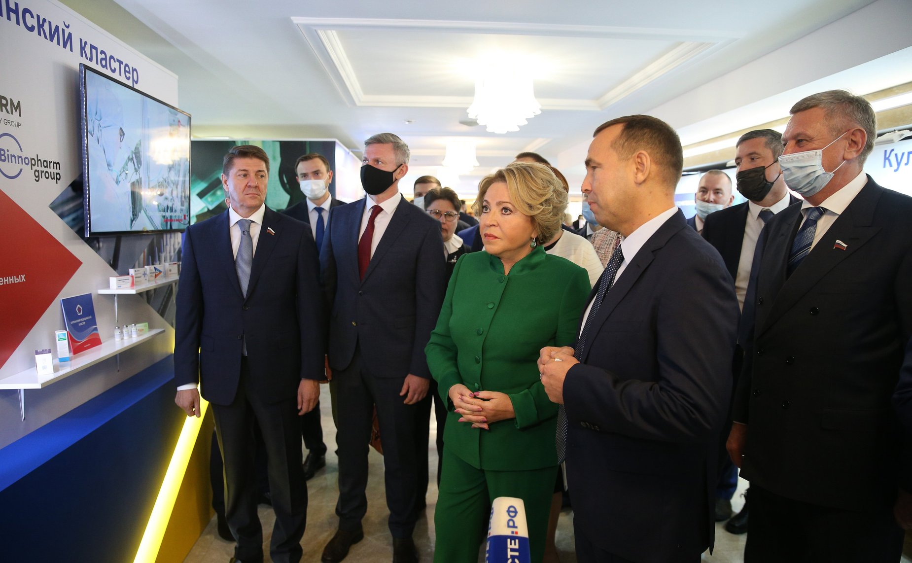 Открытие в Совете Федерации выставки, посвященной социально-экономическому развитию Курганской области