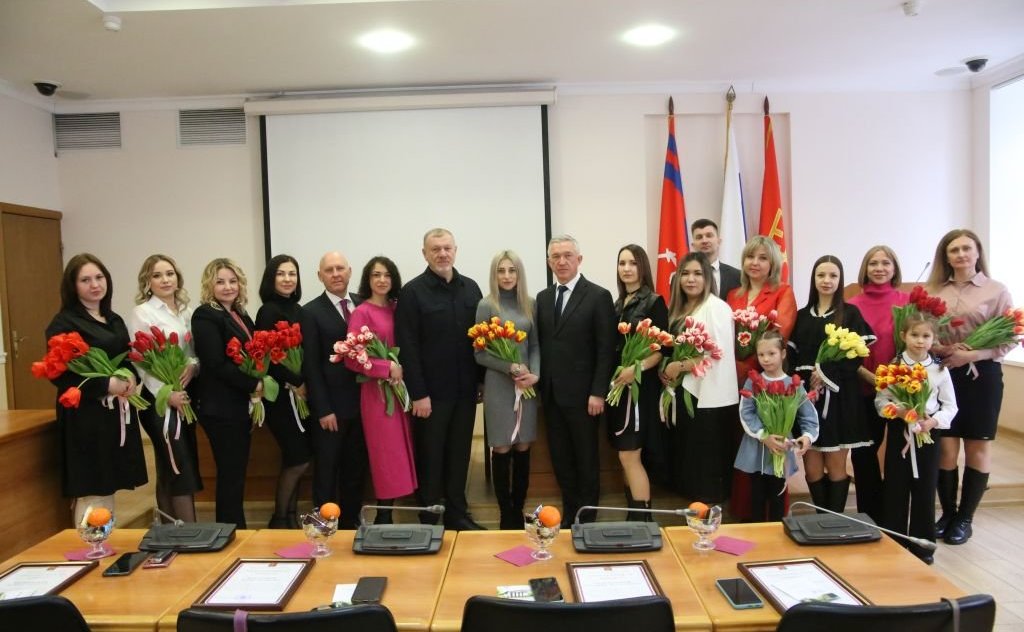 Сергей Горняков поздравил жен участников СВО Волгоградской области с наступающим Международным женским днем