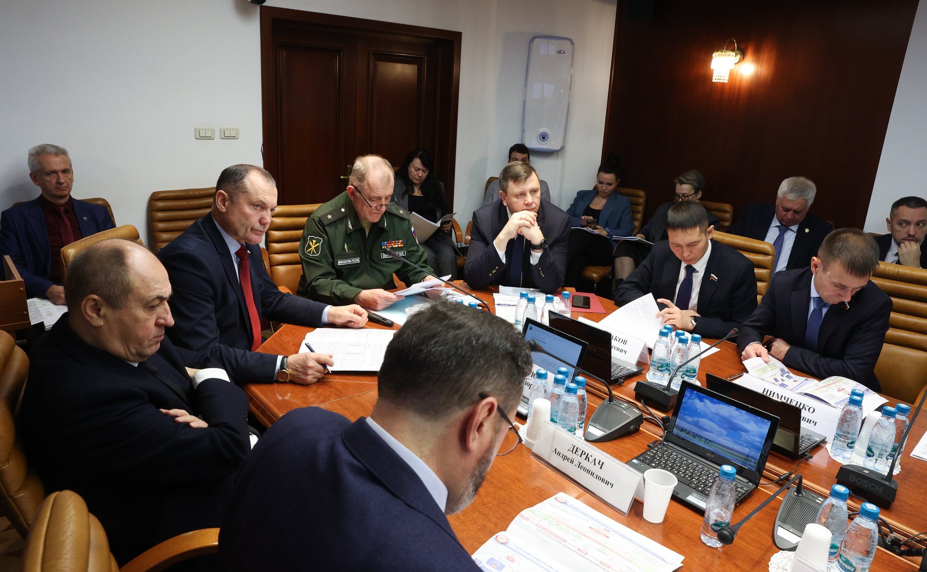 Круглый стол Комитета СФ по обороне и безопасности совместно с Советом по военно-патриотическому воспитанию граждан при СФ