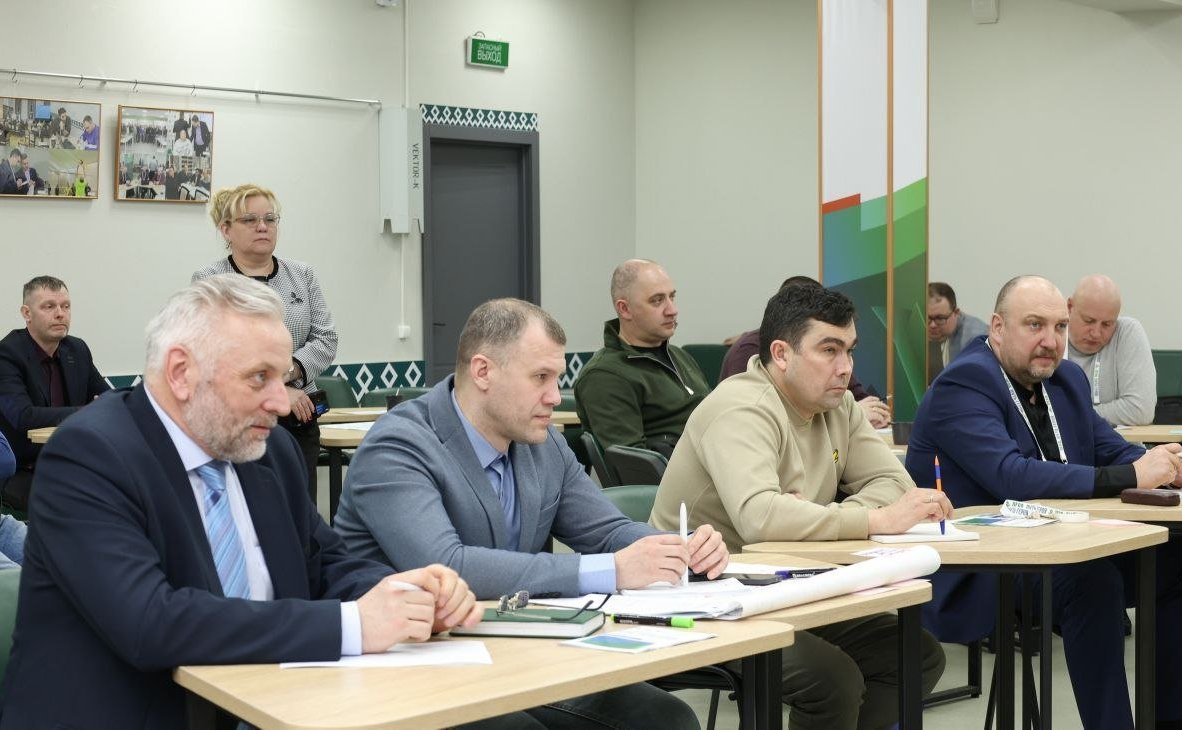 Екатерина Грибкова в ходе поездки в регион провела встречу с участниками кадровой программы «Пера. Путь героя»