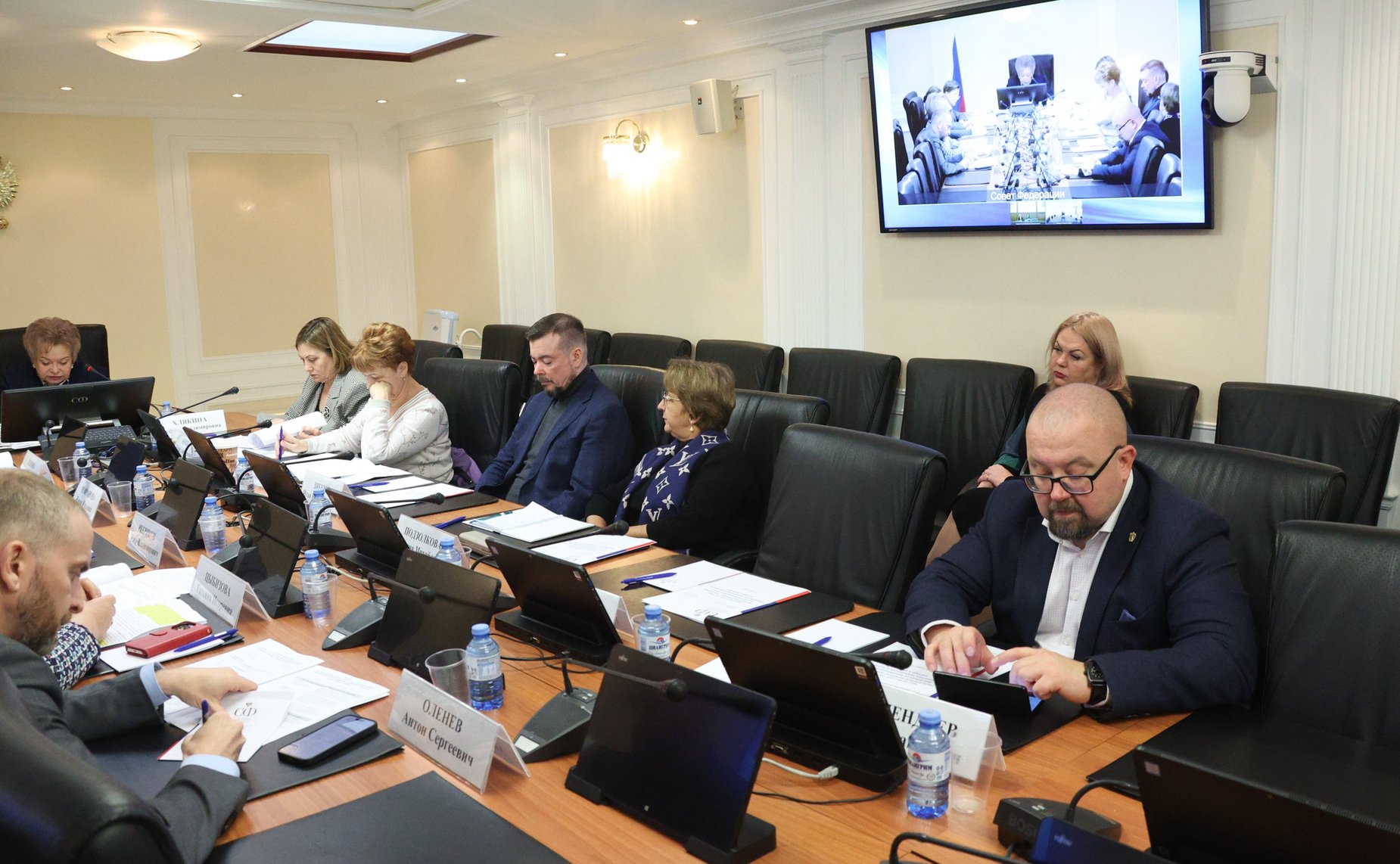 Круглый стол Комитета СФ по социальной политике «Актуальные вопросы повышения доступности инновационных медицинских технологий в интересах матери и ребенка»