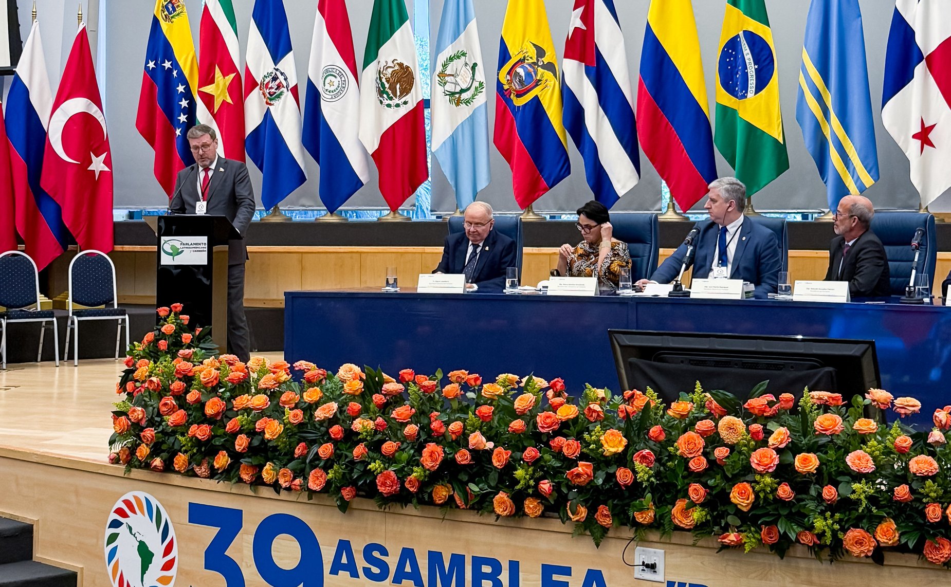 Заместитель Председателя Совета Федерации Константин Косачев выступил на пленарном заседании 39-й сессии Ассамблеи Парламента стран Латинской Америки и Карибского бассейна (ПАРЛАТИНО) в г. Панама