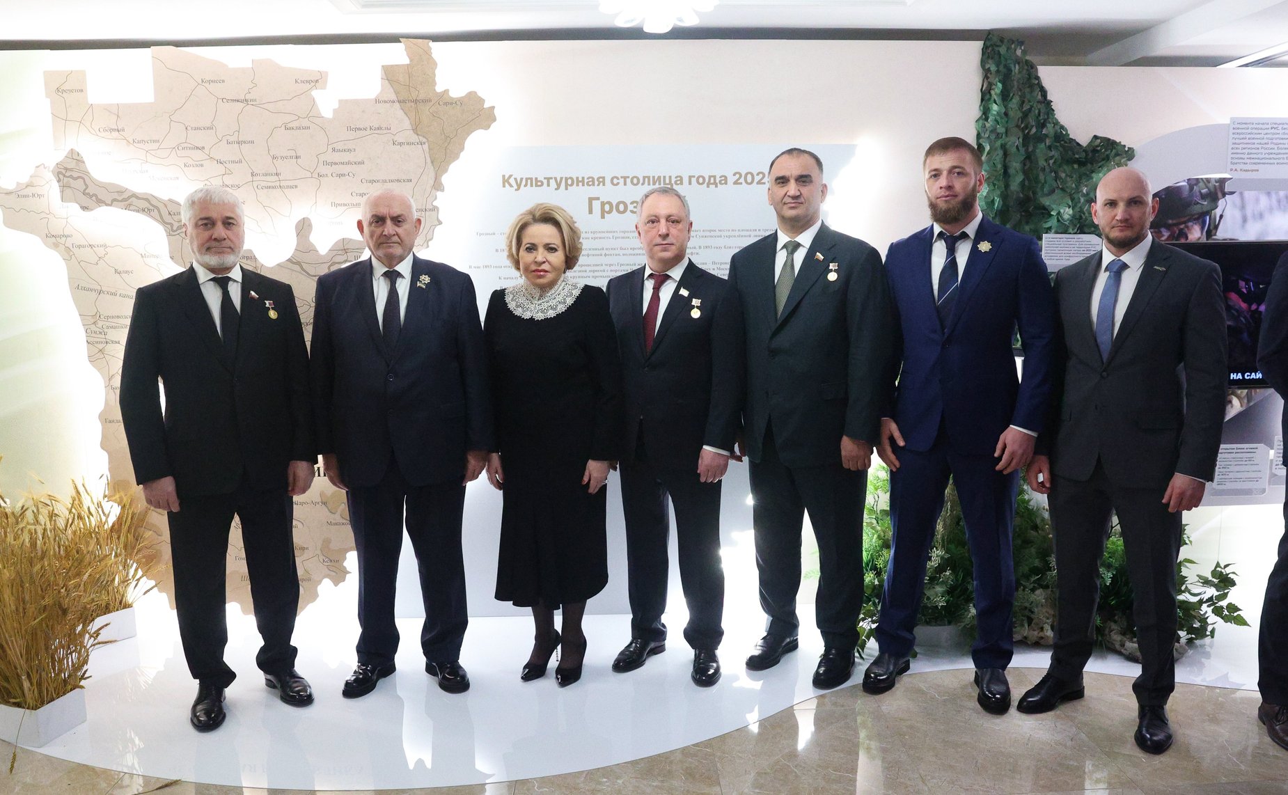 Председатель Совета Федерации и глава Парламента Чеченской Республики осмотрели выставку «Грозный – культурная столица России 2025 года»