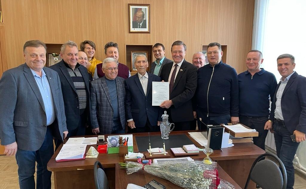 Сергей Рябухин в ходе своей рабочей поездки в регион принял участие в мероприятиях, посвященных Дню неизвестного солдата