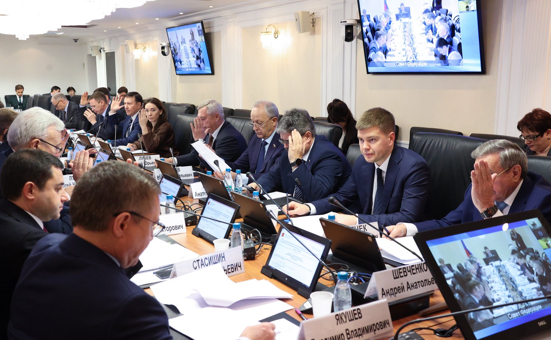 Заседание Комитета Совета Федерации по федеративному устройству, региональной политике, местному самоуправлению и делам Севера