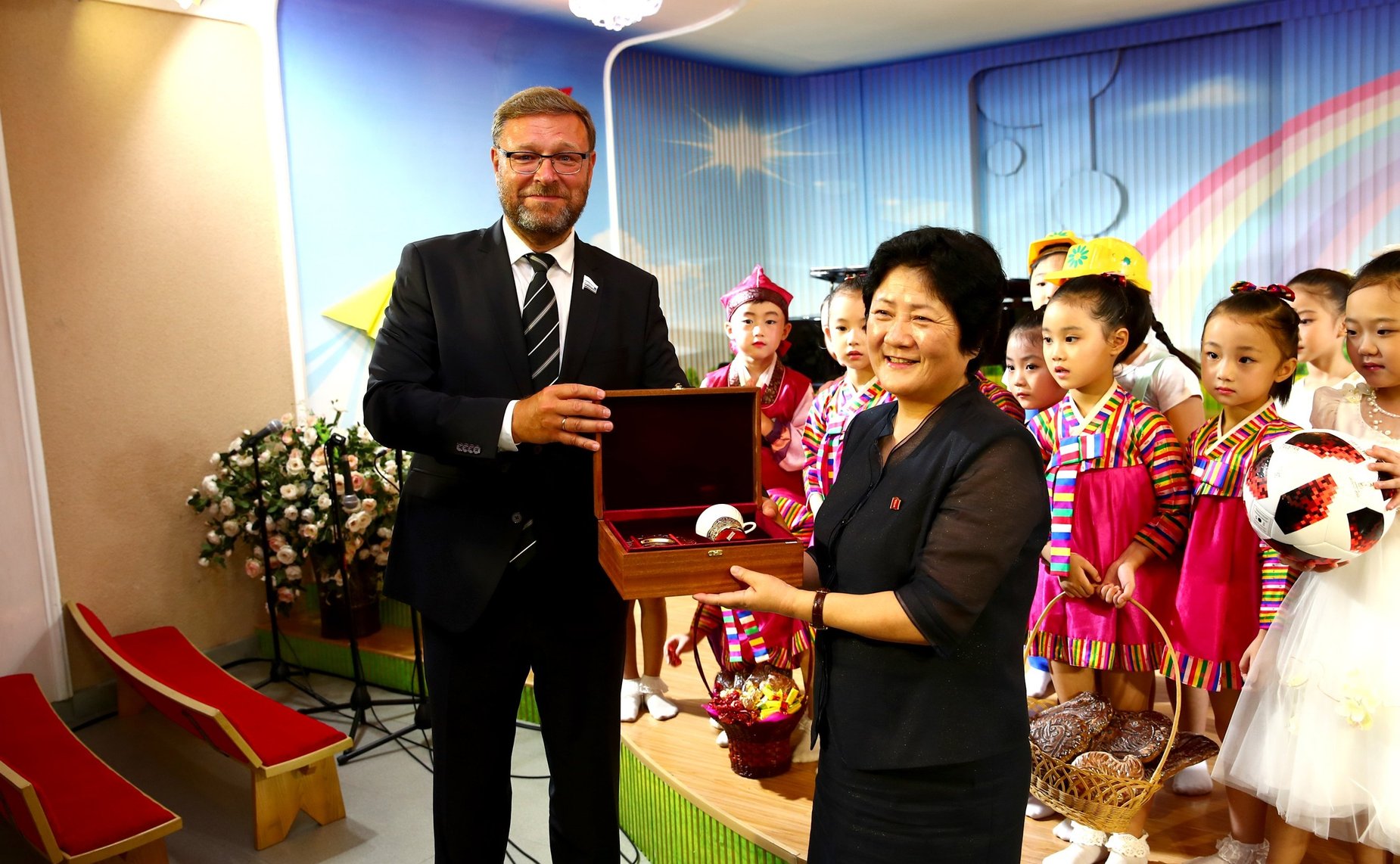 Посещение Кёнсанского детского сада