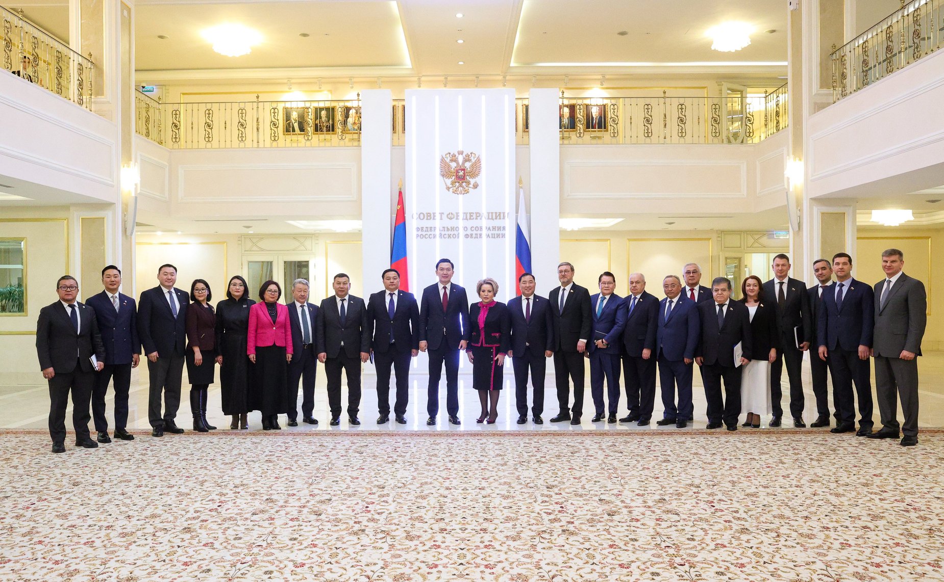 Валентина Матвиенко провела встречу с Председателем Великого Государственного Хурала Монголии Ням-Осорын Учралом