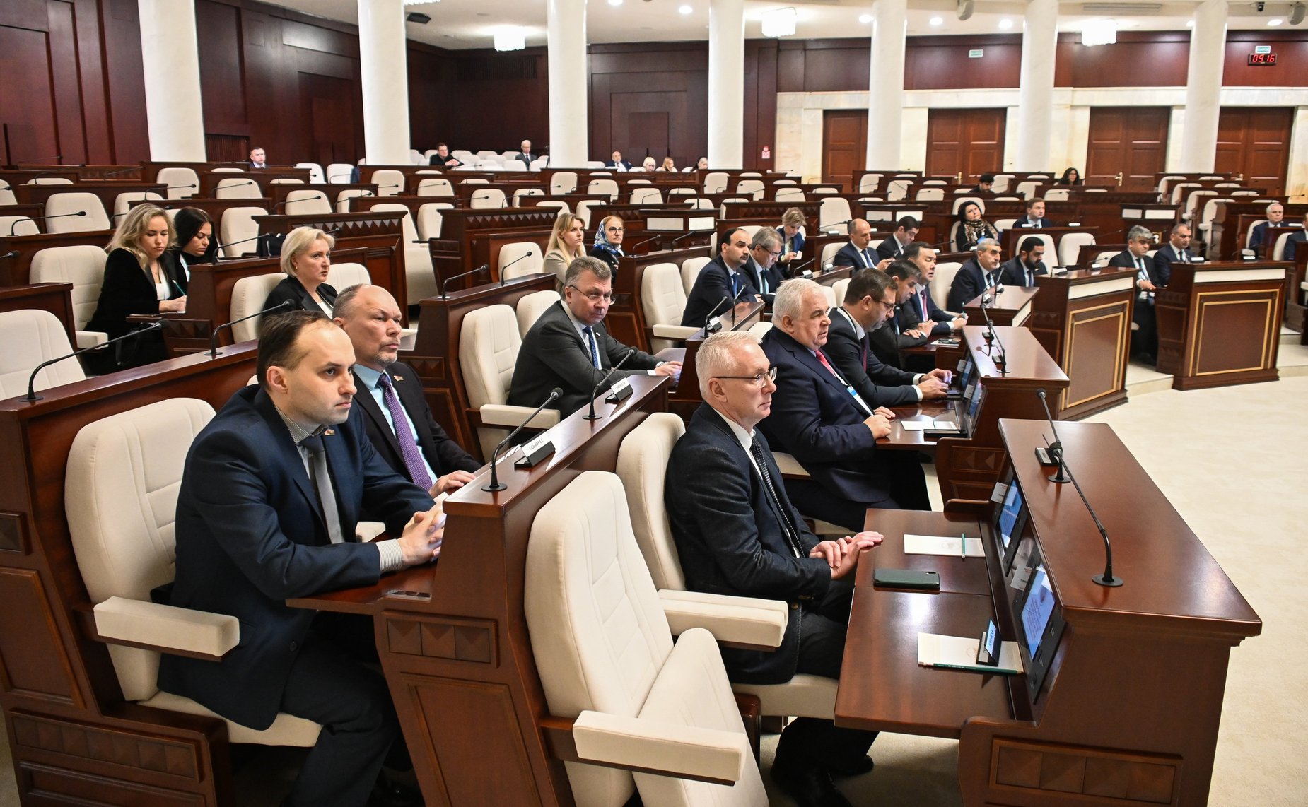 Российские законодатели в рамках визита провели встречу с Председателем Палаты представителей Национального собрания Республики Беларусь Владимиром Андрейченко