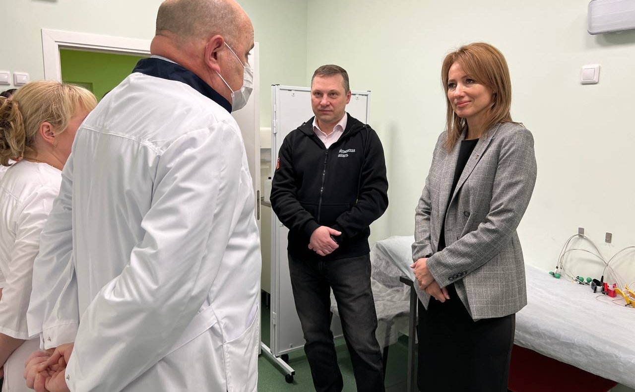 Татьяна Сахарова проверила ход реализации программ по капремонту школ и модернизации объектов здравоохранения в Мурманской области