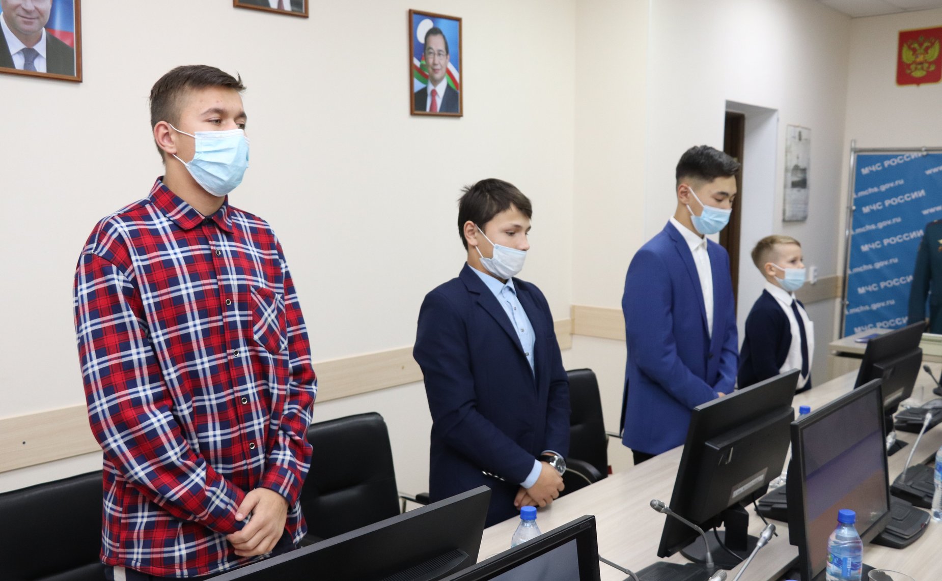 Егор Борисов вручили детям-героям памятные медали Совета Федерации «За проявленное мужество»