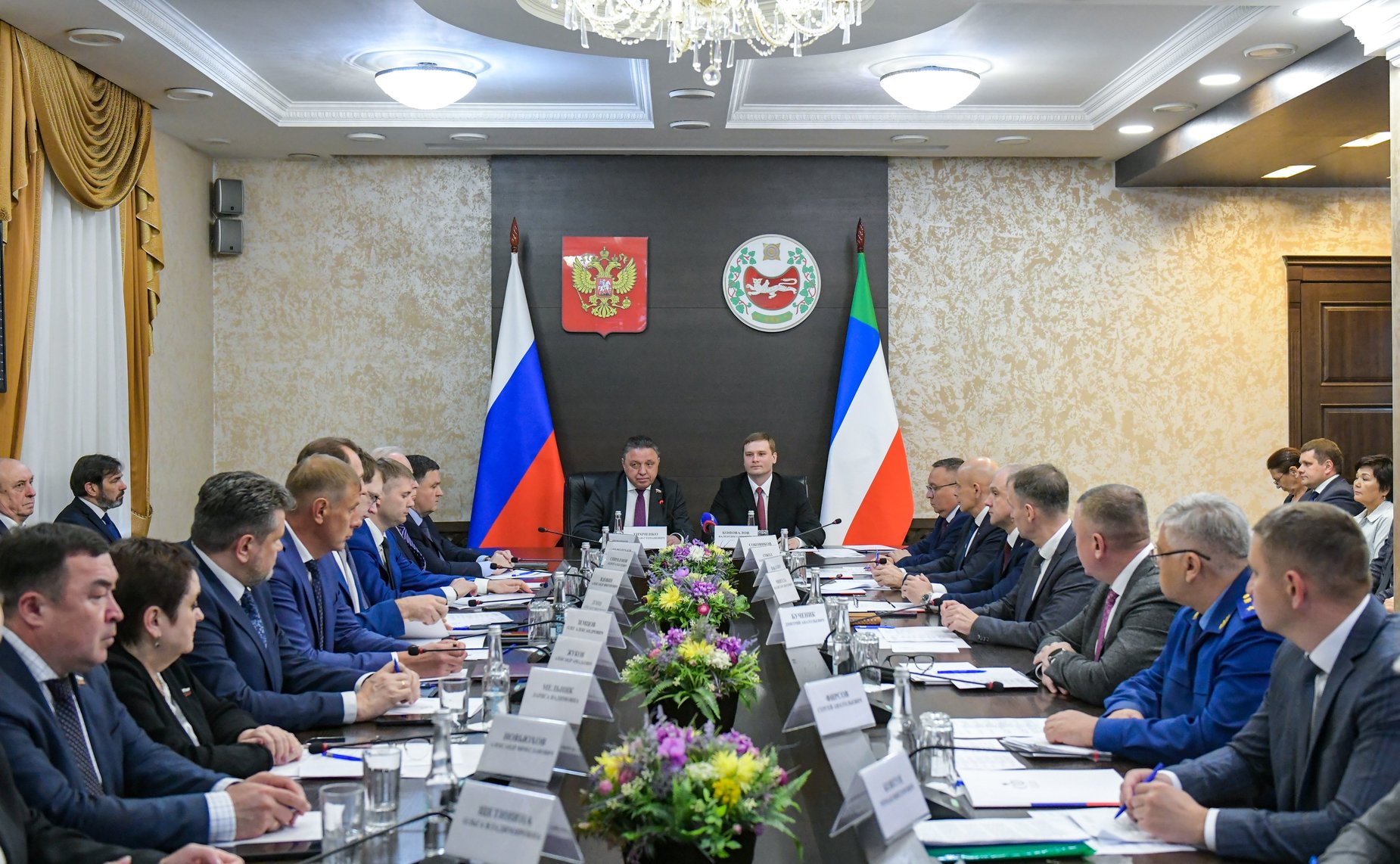 Вячеслав Тимченко провел расширенное заседание по вопросам контрольно-надзорной деятельности в Республике Хакасия
