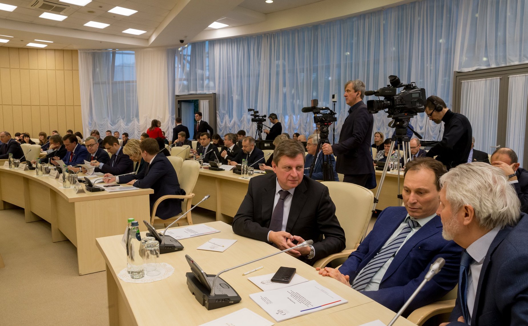 «Круглый стол» на тему «Государственные меры стимулирования развития малого и среднего предпринимательства как дополнительные источники доходов бюджетов субъектов РФ»