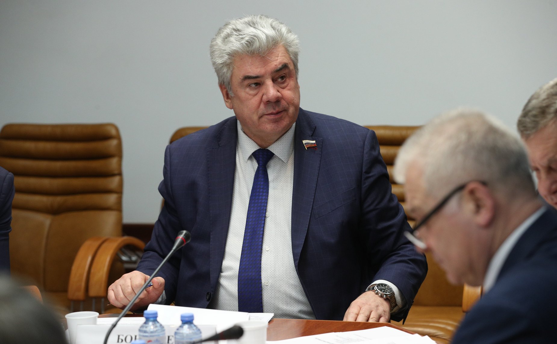 Виктор Бондарев