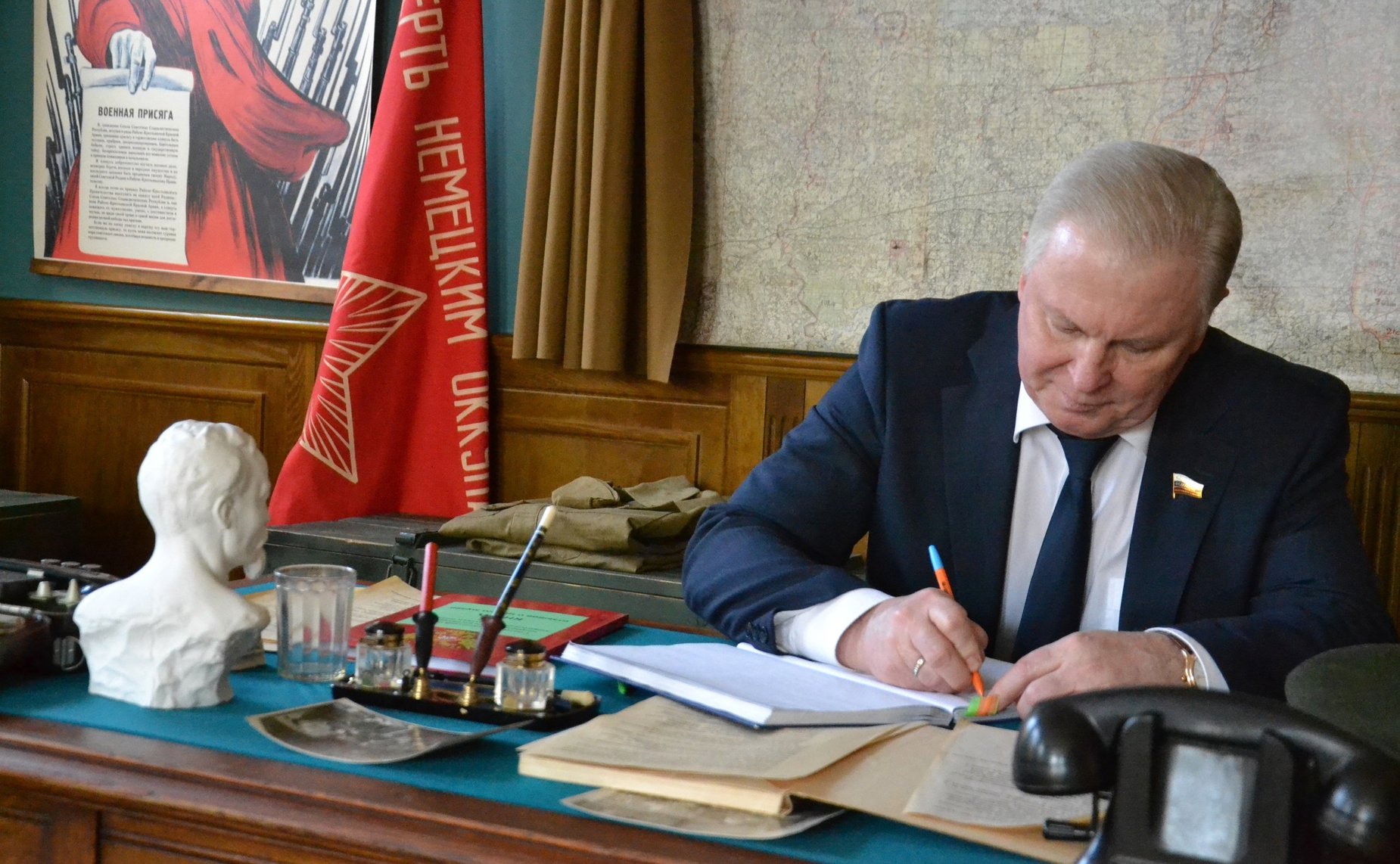 Вячеслав Наговицын выразил благодарность поисковикам за героическую работу, которая прочно связывает поколения, воспитывает чувство патриотизма