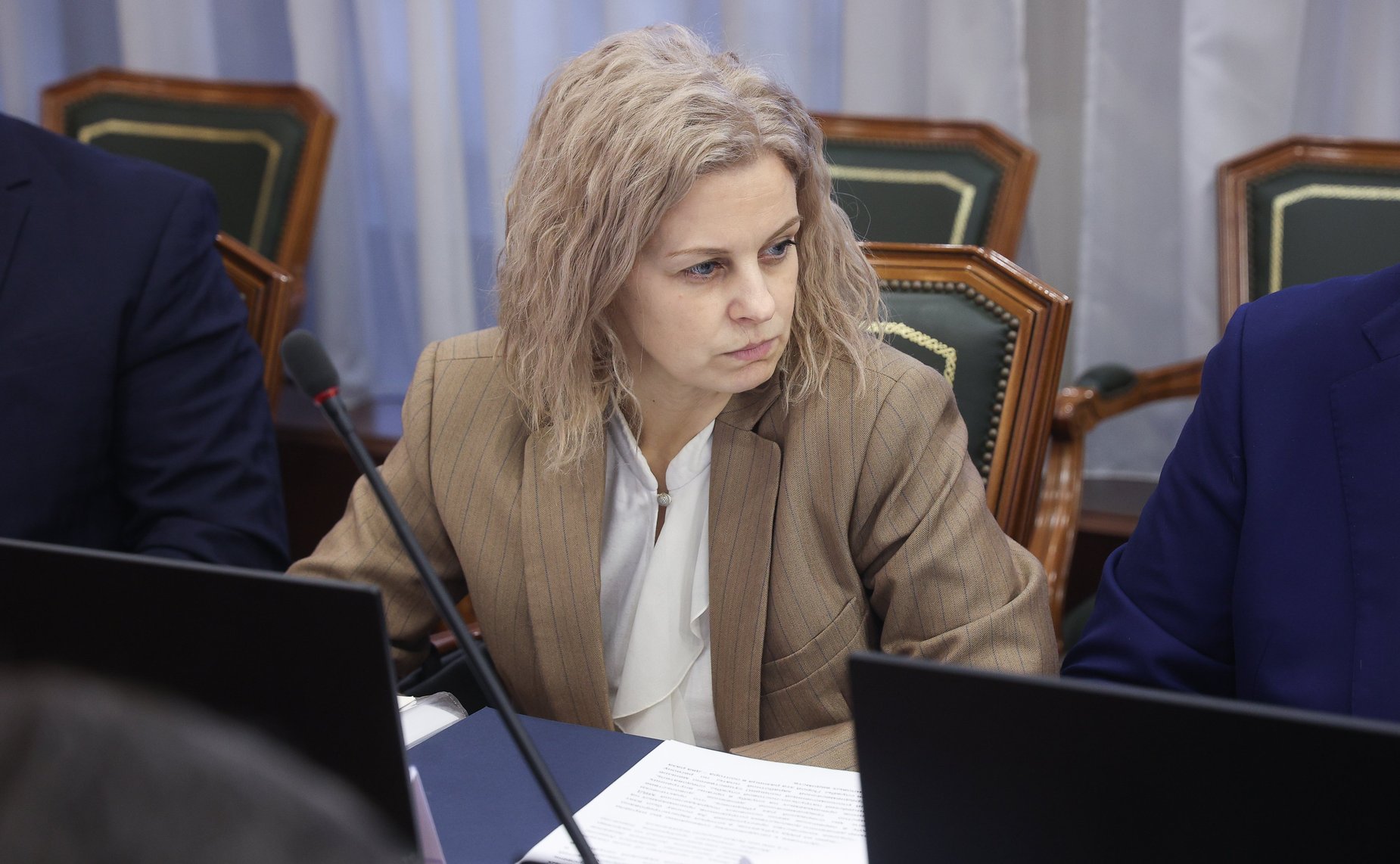 Совещание, посвященное реализации мер, направленных на снижение уровня некомплекта личного состава органов внутренних дел РФ, на повышение уровня социальных гарантий и льгот сотрудникам и работникам указанных органов