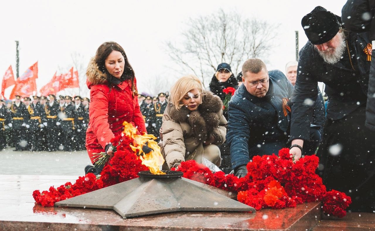 Татьяна Сахарова и Елена Дягилева в рамках региональной недели приняли участие в мероприятиях, приуроченных к 80-й годовщине Великой Победы