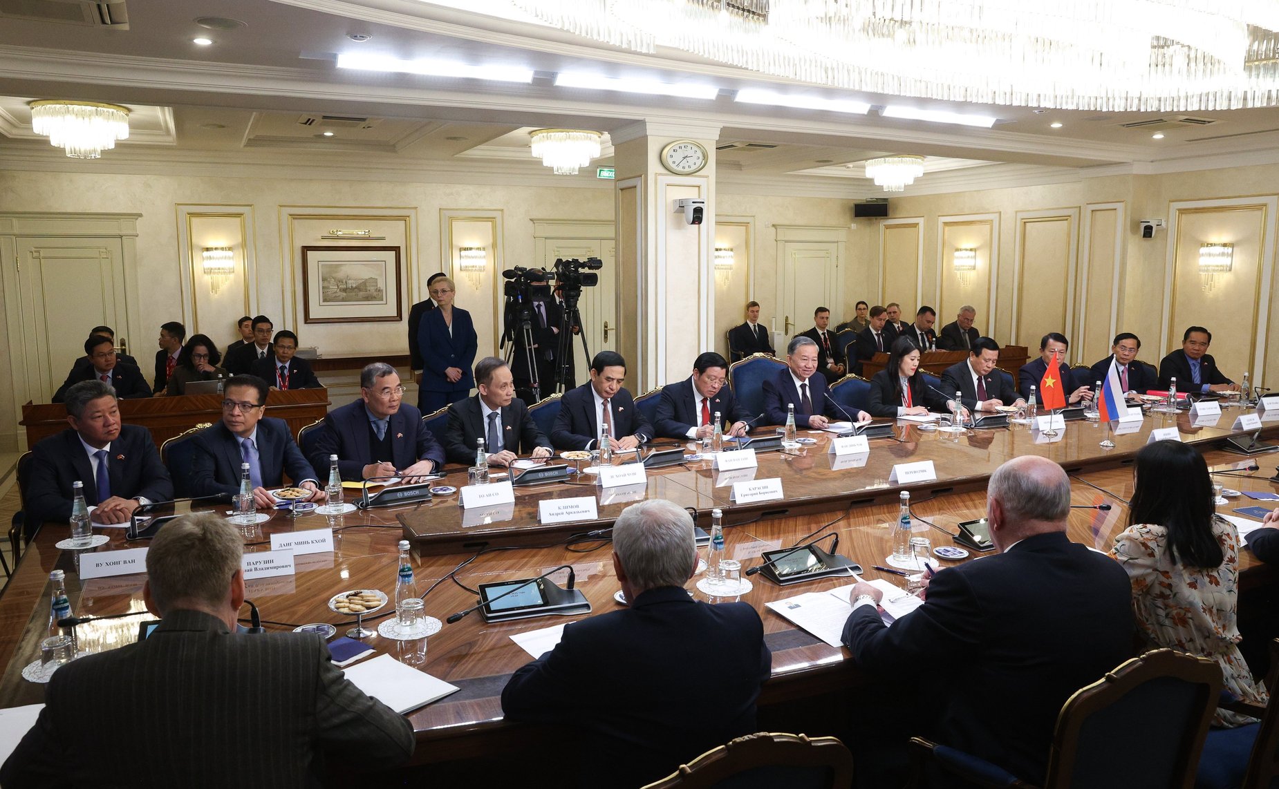Валентина Матвиенко провела встречу с Генеральным секретарем Центрального комитета Коммунистической партии Вьетнама То Ламом