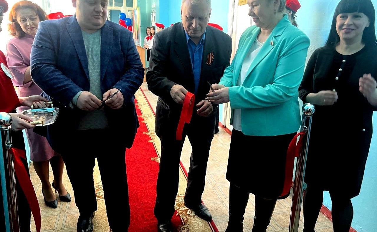 Ольга Бас приняла участие в открытии школьного историко-краеведческого музея в ЛНР