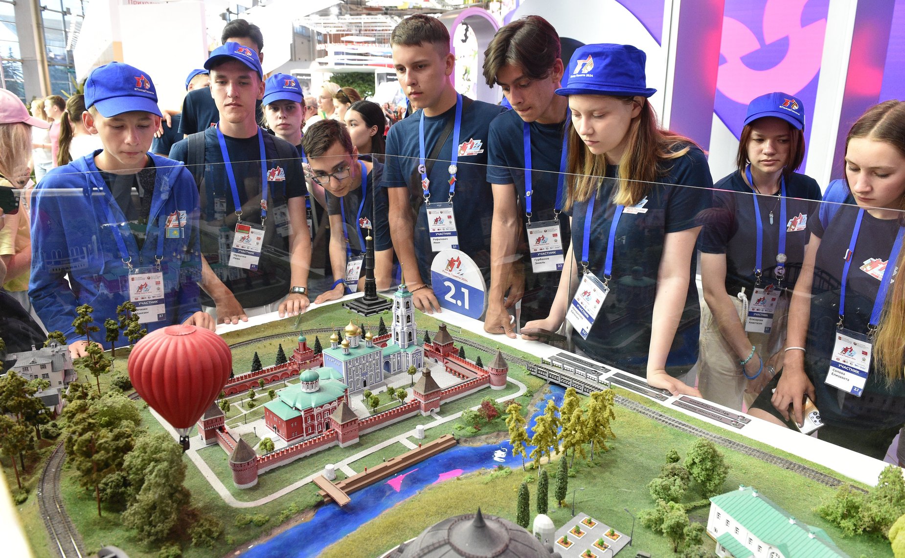 Участники культурно-образовательного проекта «Поезд Памяти» находятся в Городе-герое Москве