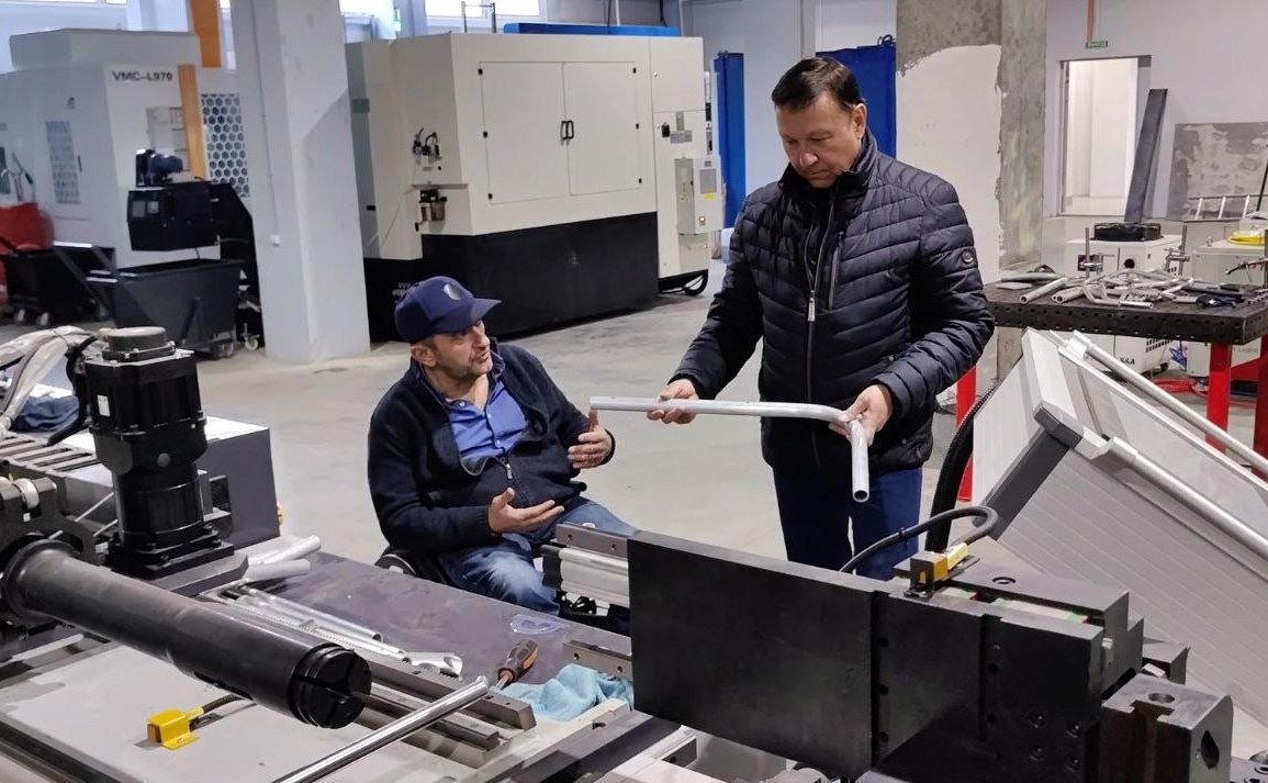 Александр Ролик ознакомился с работой в регионе предприятий, занимающихся обеспечением участников СВО средствами протезирования и реабилитации