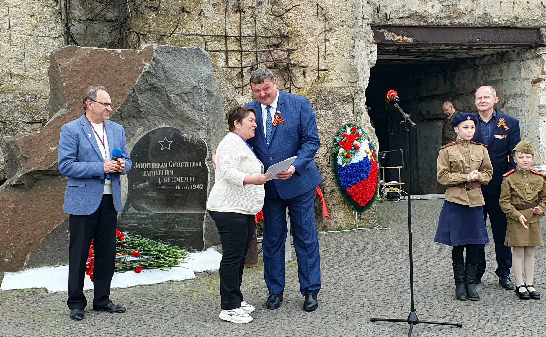 Сергей Колбин принял участие в торжественной линейке, которая состоялась на территории Музейного историко-мемориального комплекса героическим защитникам Севастополя «35-я Береговая Батарея»