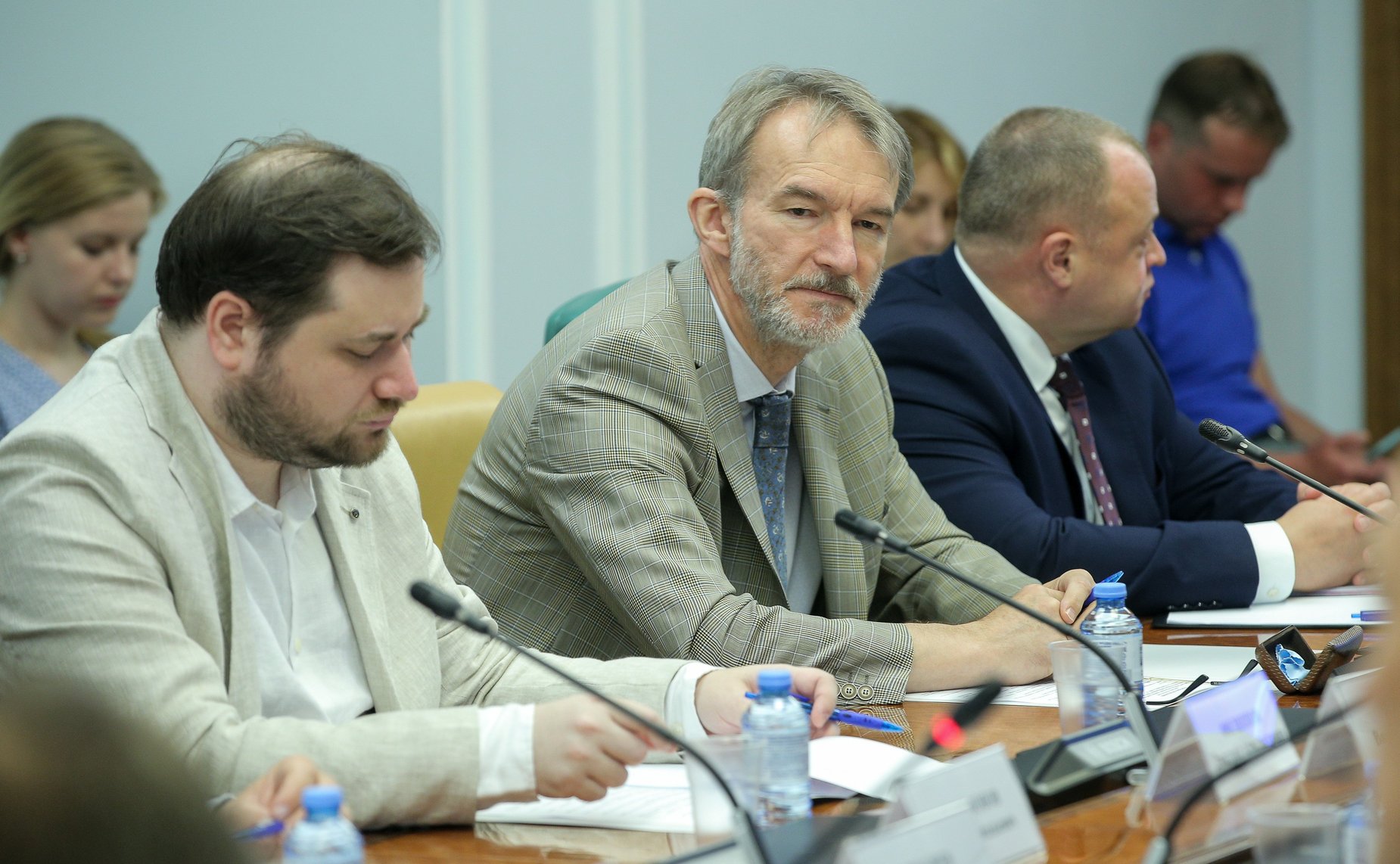 Круглый стол на тему «Эхо трагедии Хиросимы и Нагасаки: правда и ложь вокруг очередной годовщины атомных бомбардировок США японских городов»