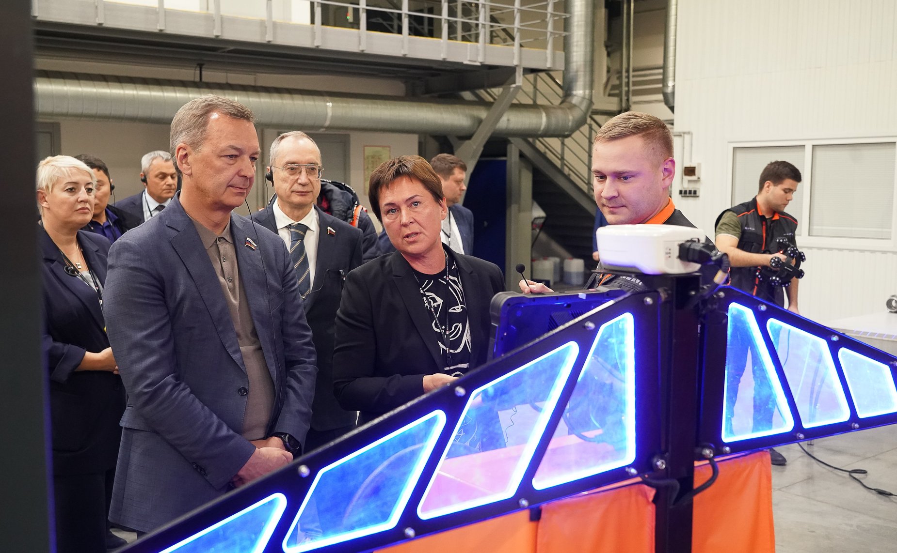 Первый заместитель Председателя Совета Федерации Андрей Яцкин осмотрел самарское предприятие, которое специализируется на выпуске сельскохозяйственной техники для внесения удобрений и средств химической защиты растений