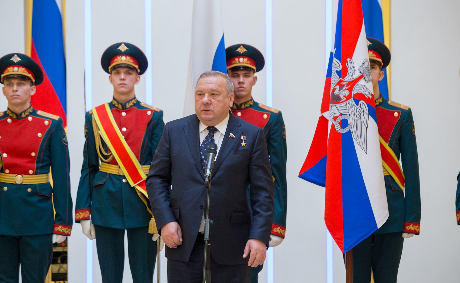 Владимир Шаманов