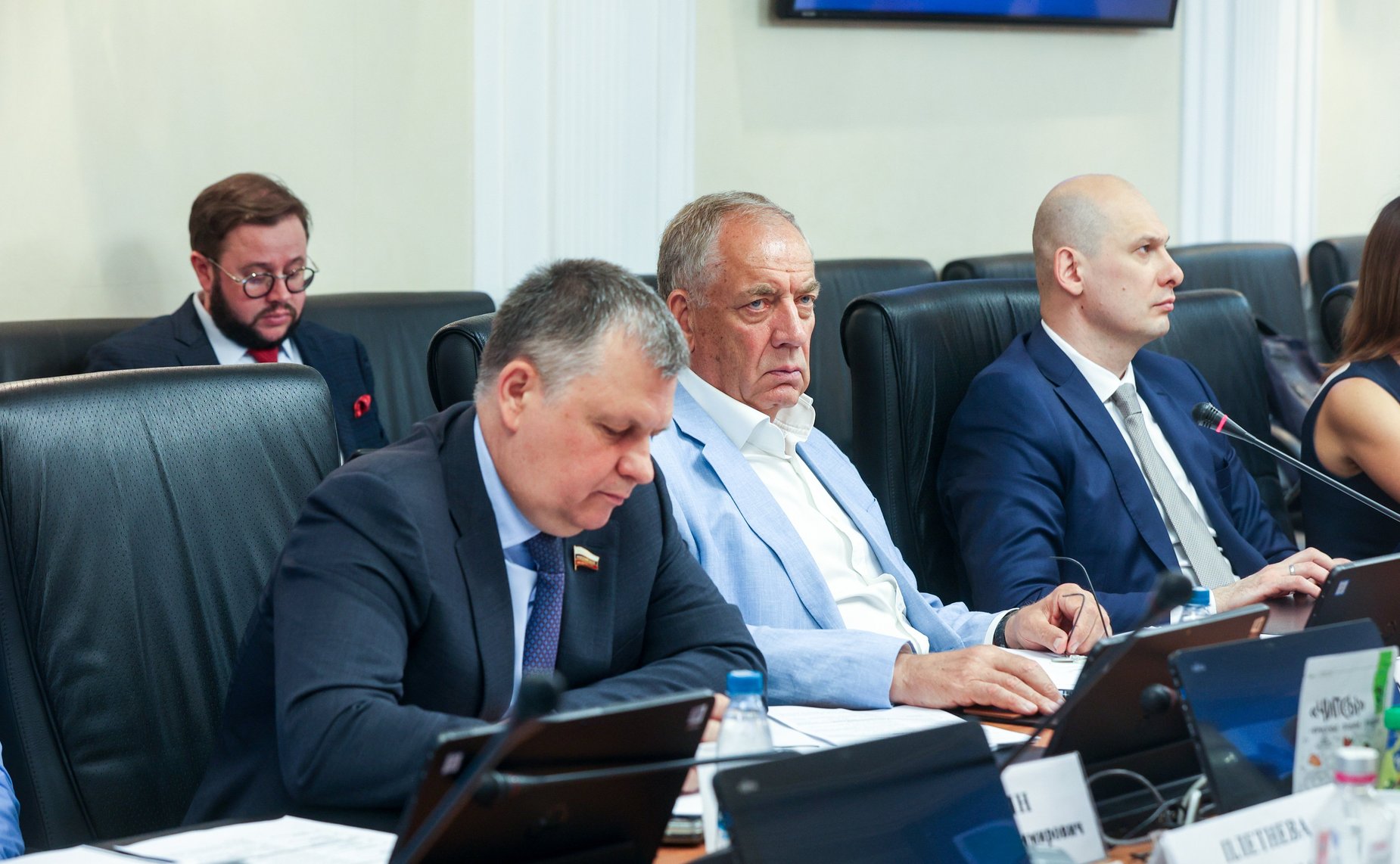 Совещание Комитета СФ по аграрно-продовольственной политике и природопользованию «Проблемы и перспективы развития автоматизированной торговли в Российской Федерации – качество воды в розлив»