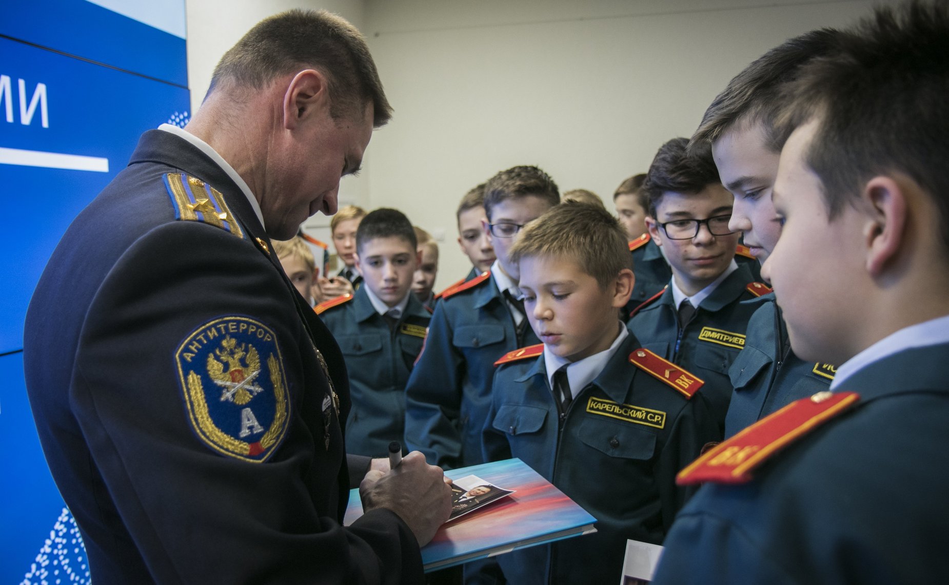 Ю. Воробьев провел урок патриотического воспитания в Кадетской школе «Корабелы Прионежья»