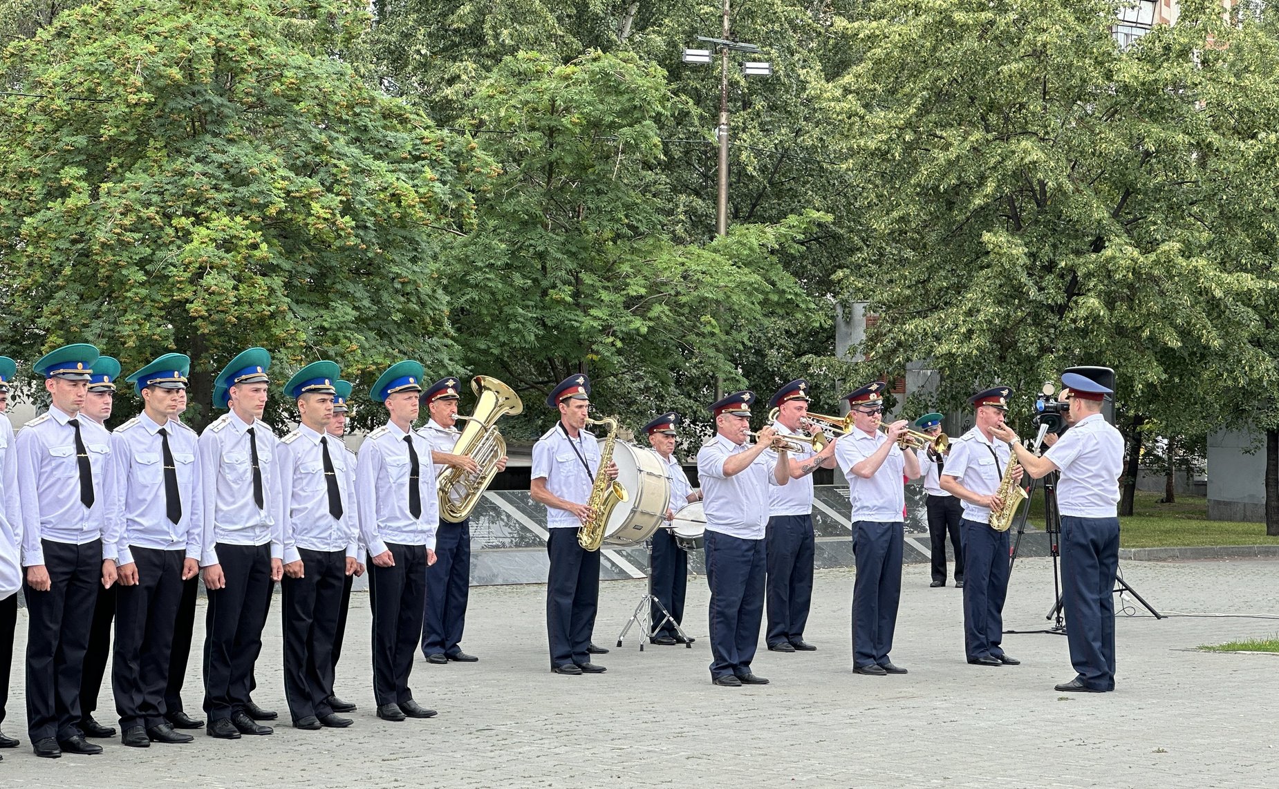 Церемония вручения наказов сотрудникам федеральной службы безопасности, приступающим к работе в пограничном подразделении Челябинской области