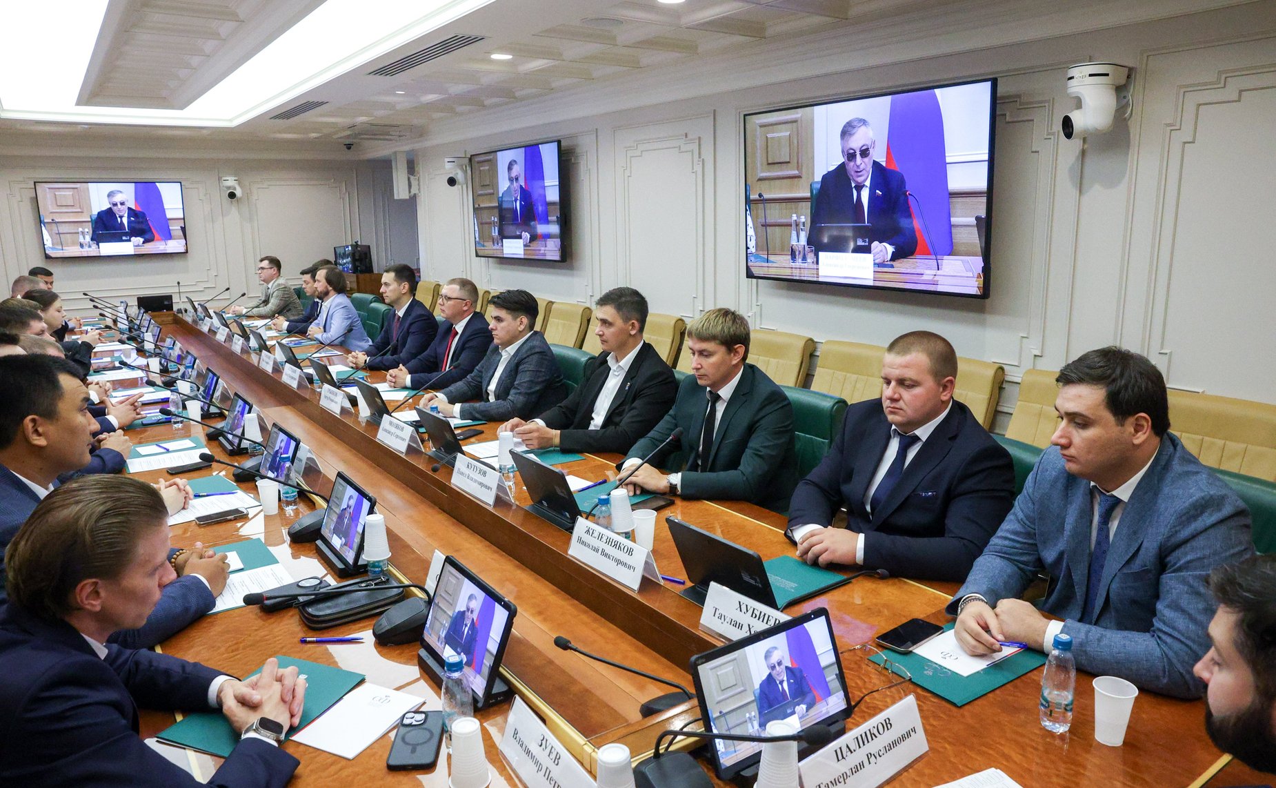 Заседание Палаты молодых законодателей при Совете Федерации