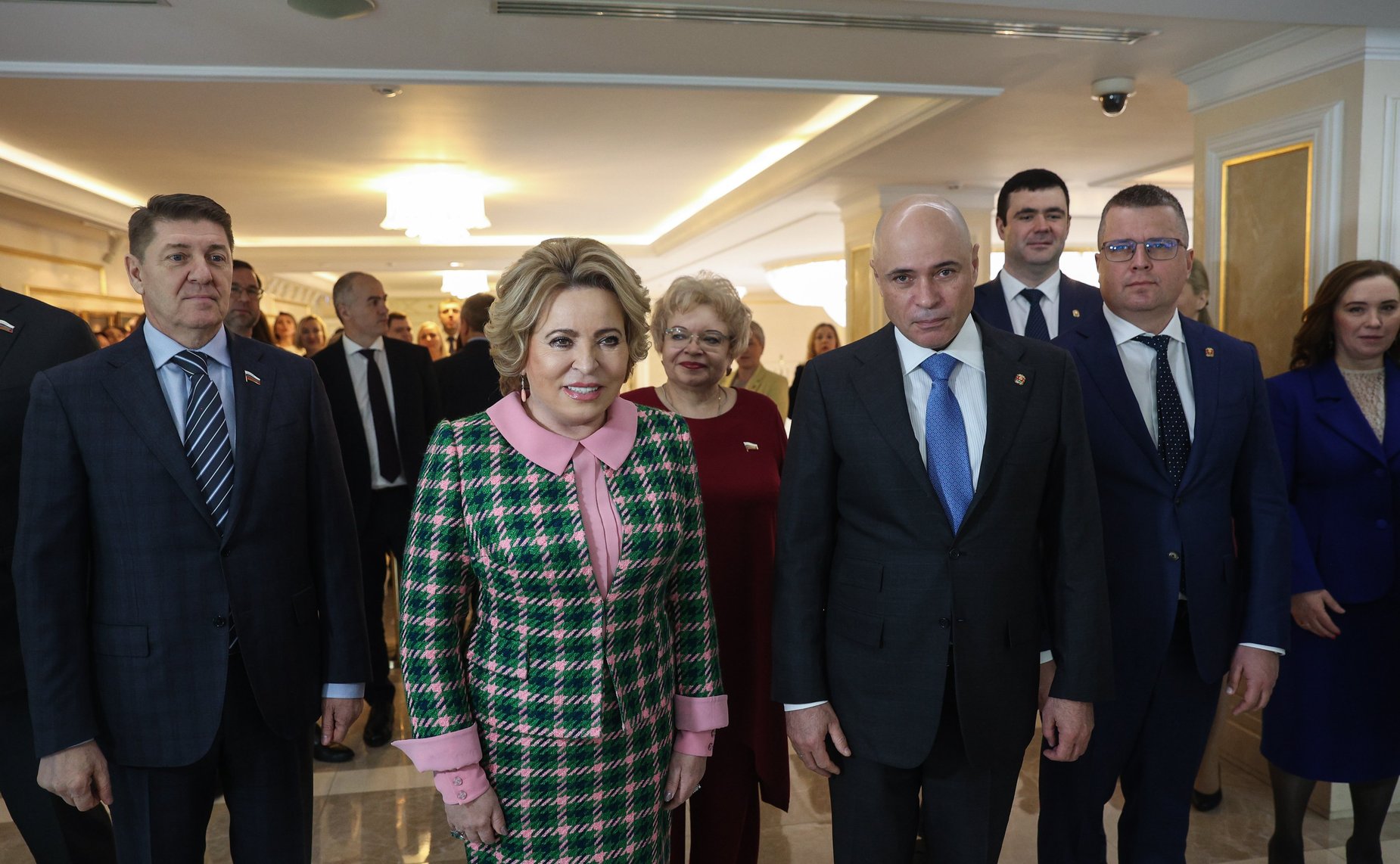 Валентина Матвиенко и Игорь Артамонов осмотрели выставку, посвященную истории и перспективным направлениям развития Липецкой области