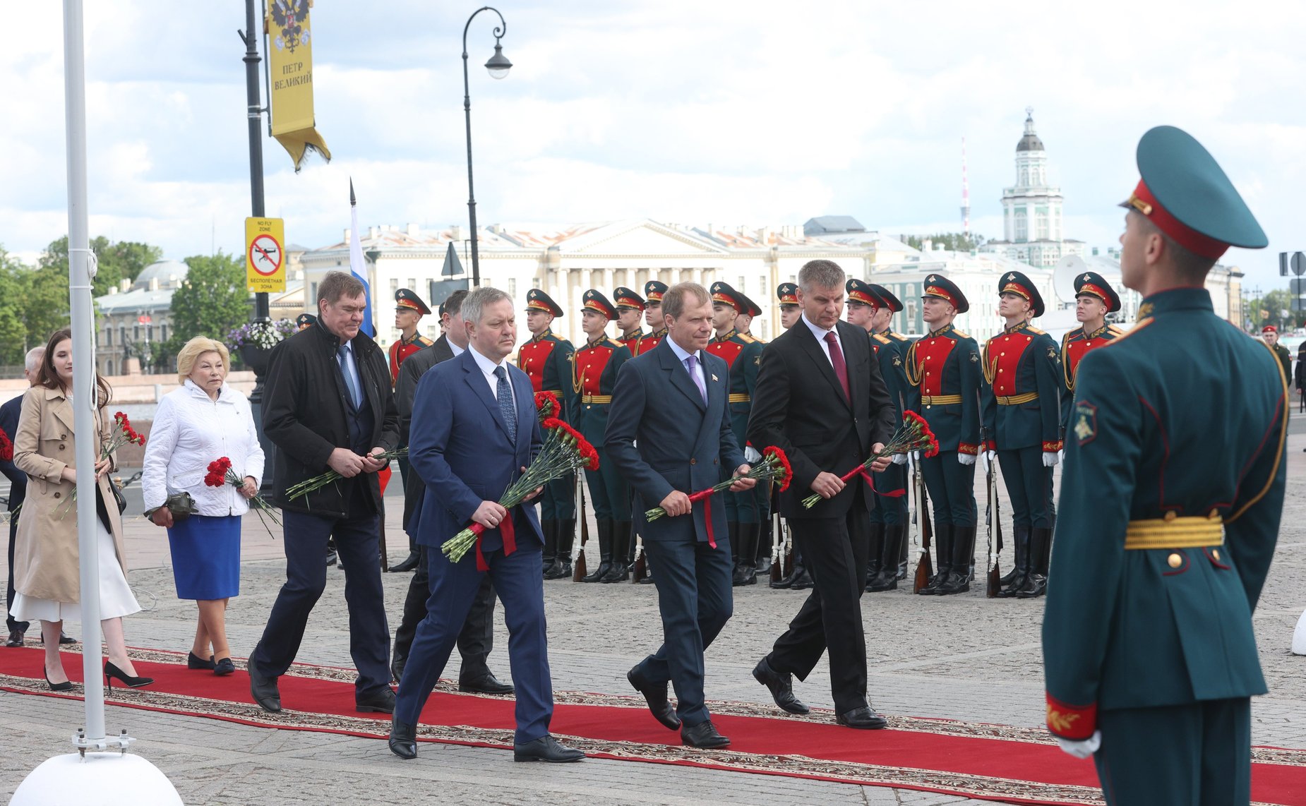 Валентина Матвиенко приняла участие в торжественных мероприятиях в честь 320-летия Санкт-Петербурга
